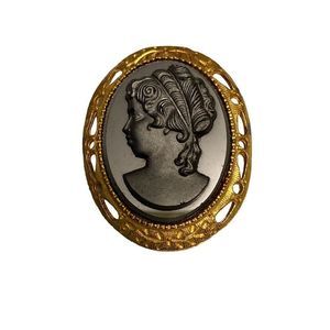 Vintage Victorian Cameo Brooch Black and Gold tone